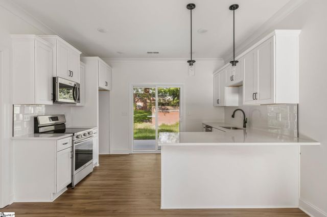 10 N Azalea Street, Liberty, SC 29657