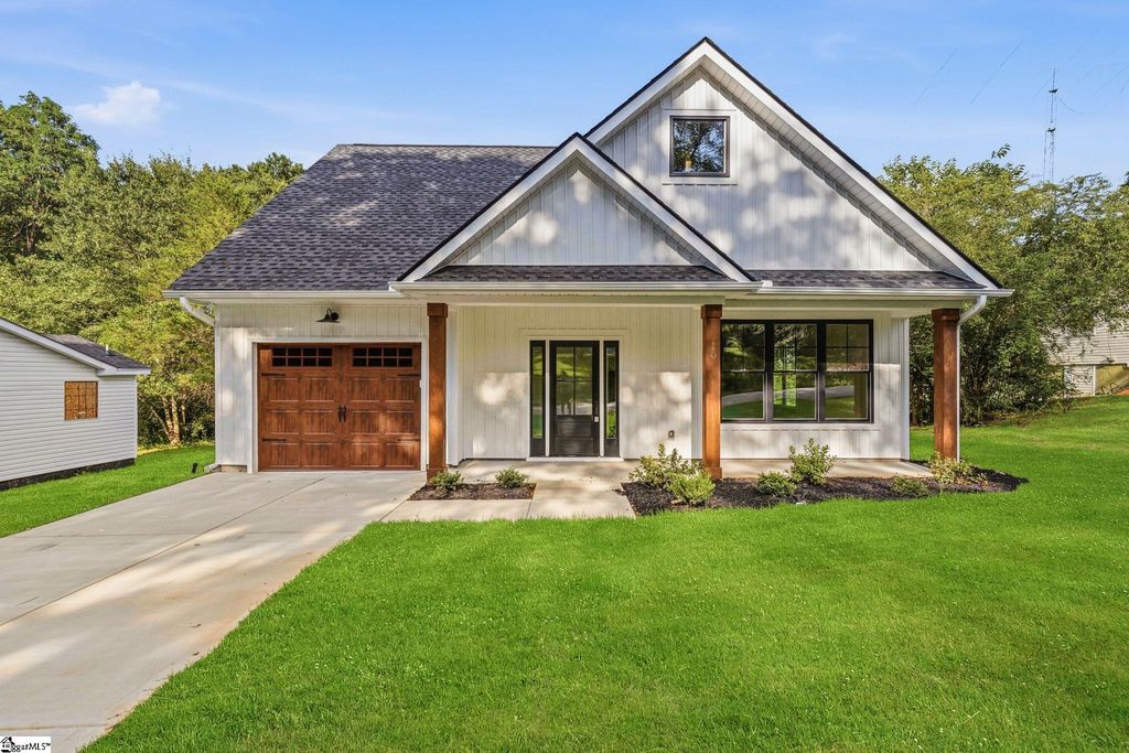 10 N Azalea Street, Liberty, SC 29657