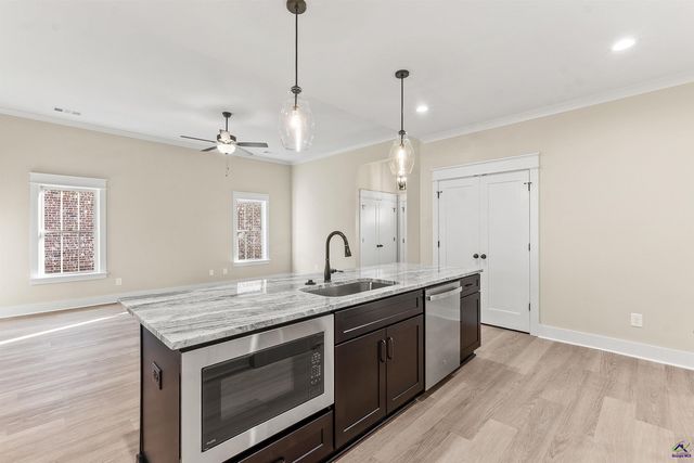 600 Bristleleaf Path, Kathleen, GA 31047