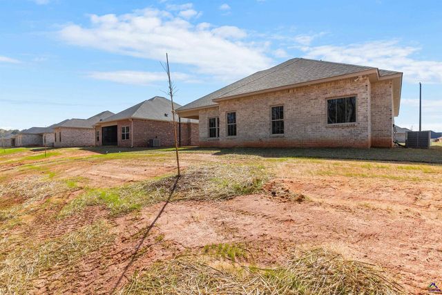 600 Bristleleaf Path, Kathleen, GA 31047