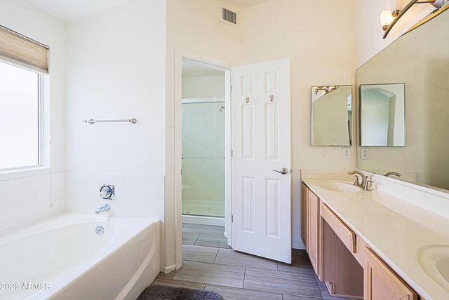 4381 E CAMPO BELLO Drive, Phoenix, AZ 85032