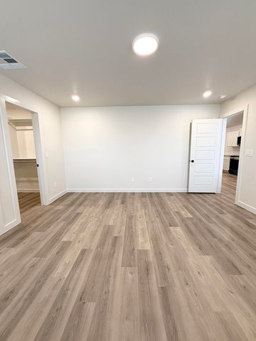 2501 Kenwood Avenue, Lubbock, TX 79407