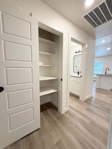 2501 Kenwood Avenue, Lubbock, TX 79407