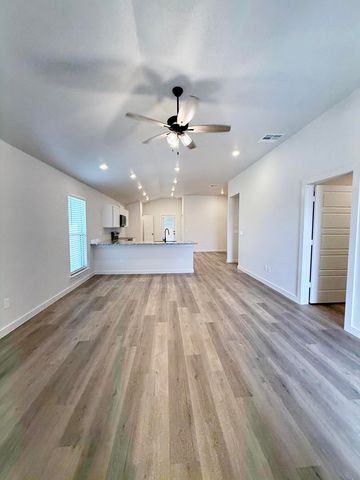 2501 Kenwood Avenue, Lubbock, TX 79407