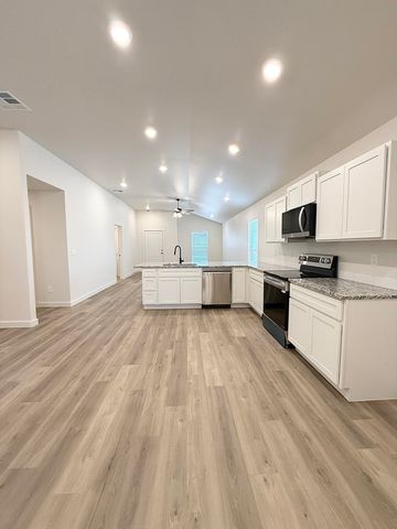 2501 Kenwood Avenue, Lubbock, TX 79407