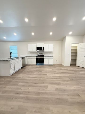 2501 Kenwood Avenue, Lubbock, TX 79407