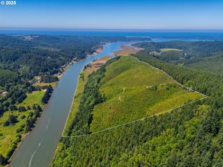 E Risley Creek Rd, Waldport, OR 97394