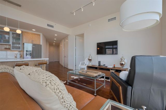 2207 Bancroft Street 604, Houston, TX 77027