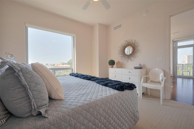 2207 Bancroft Street 604, Houston, TX 77027
