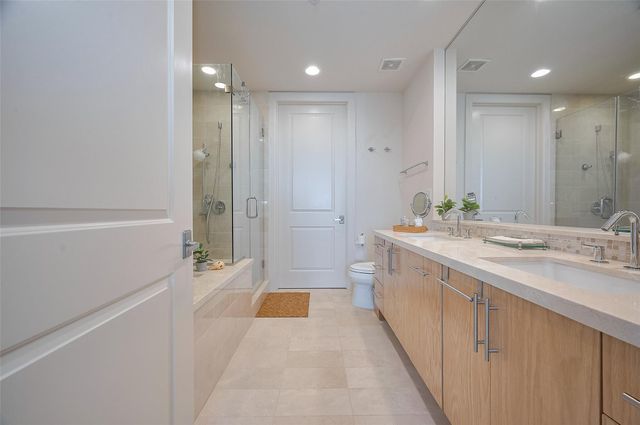 2207 Bancroft Street 604, Houston, TX 77027