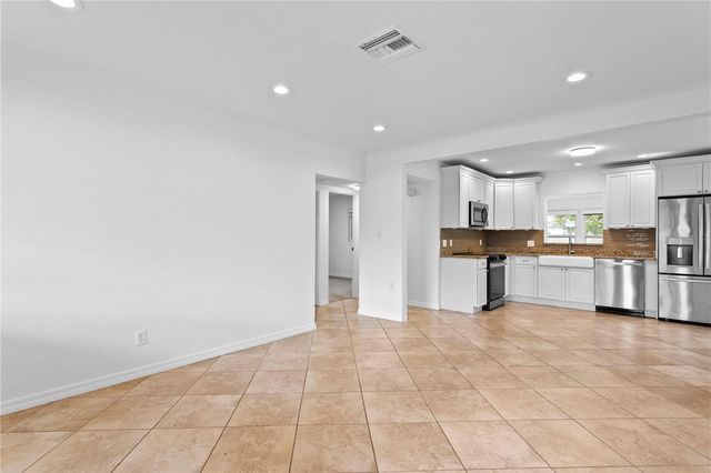 761 42ND AVENUE N, St Petersburg, FL 33703