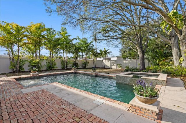 761 42ND AVENUE N, St Petersburg, FL 33703