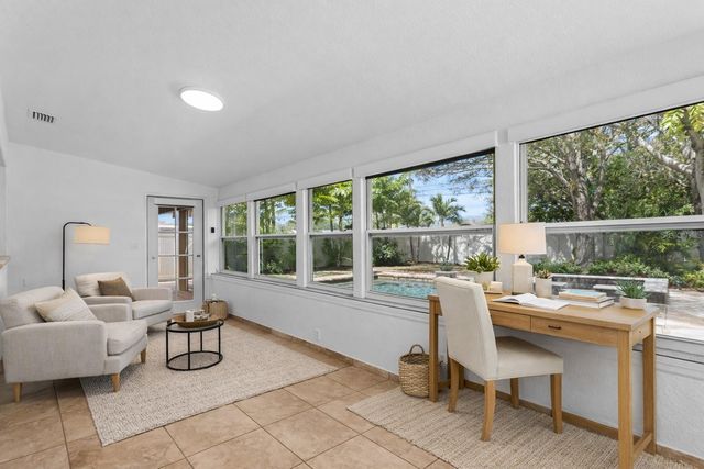 761 42ND AVENUE N, St Petersburg, FL 33703