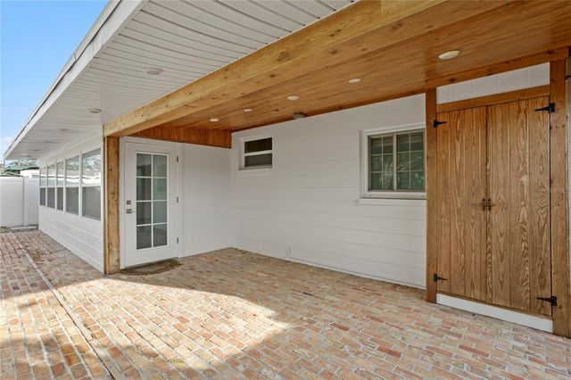 761 42ND AVENUE N, St Petersburg, FL 33703