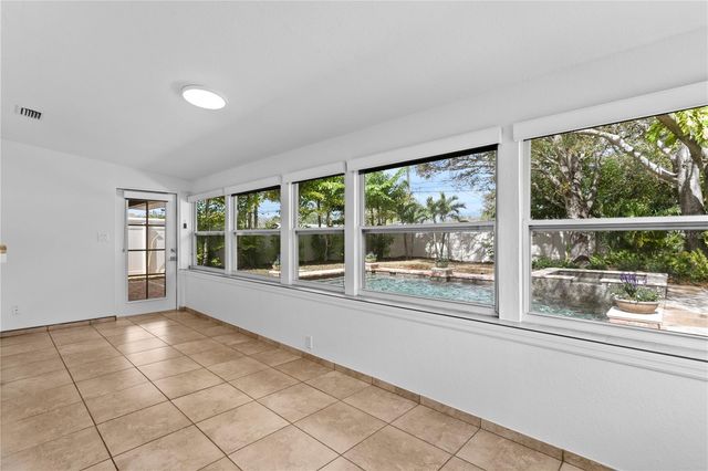 761 42ND AVENUE N, St Petersburg, FL 33703