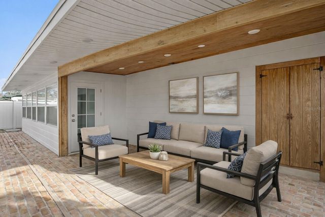 761 42ND AVENUE N, St Petersburg, FL 33703