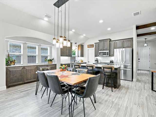 1101 Broken Wheel Trail, Aubrey, TX 76227
