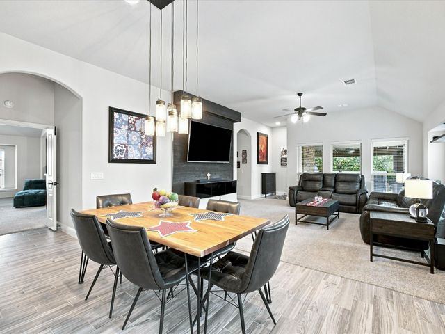 1101 Broken Wheel Trail, Aubrey, TX 76227