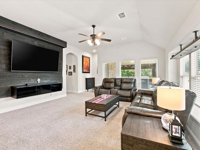 1101 Broken Wheel Trail, Aubrey, TX 76227