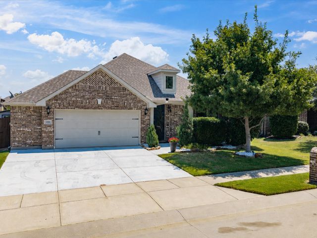 1101 Broken Wheel Trail, Aubrey, TX 76227