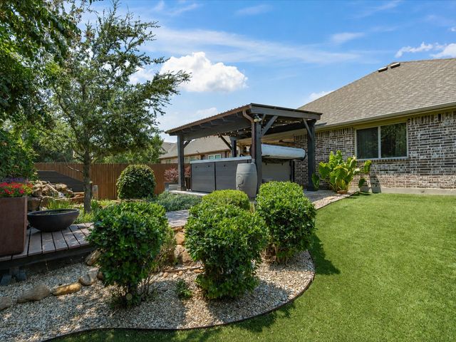 1101 Broken Wheel Trail, Aubrey, TX 76227