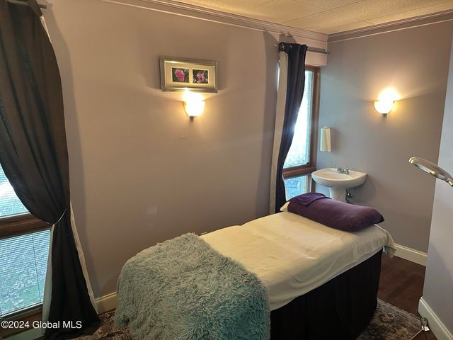 2093 Western Avenue, Guilderland, NY 12084