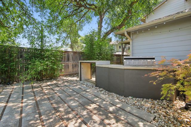 4008 Valley View RD A, Austin, TX 78704