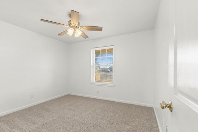 1905 E Pecan Ave, Midland, TX 79705