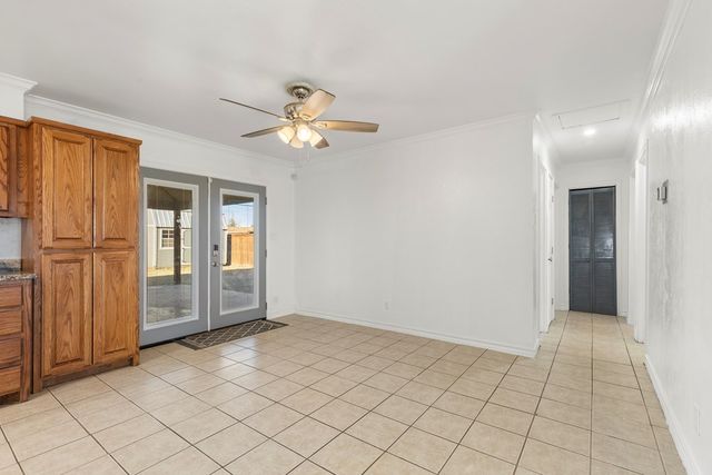 1905 E Pecan Ave, Midland, TX 79705