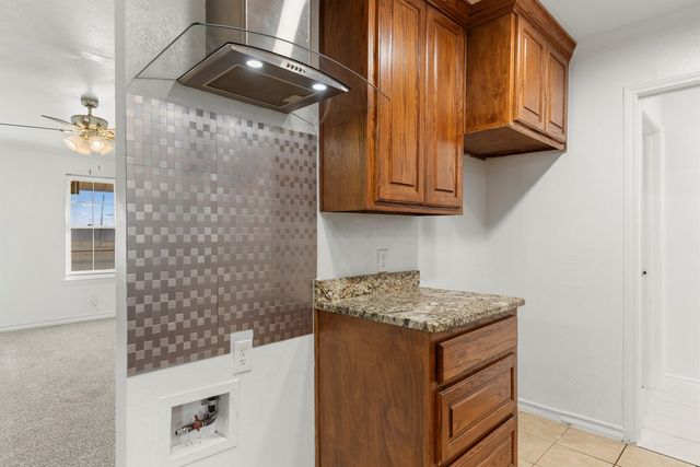 1905 E Pecan Ave, Midland, TX 79705