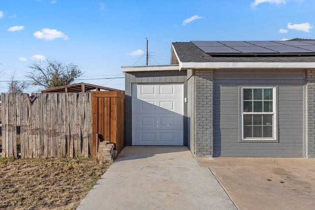 1905 E Pecan Ave, Midland, TX 79705