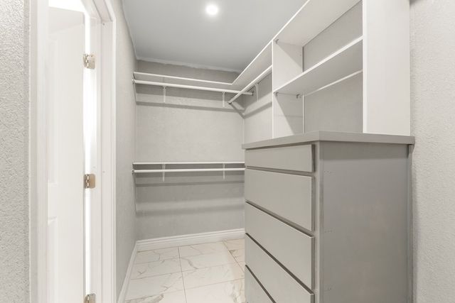 1905 E Pecan Ave, Midland, TX 79705