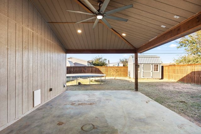 1905 E Pecan Ave, Midland, TX 79705