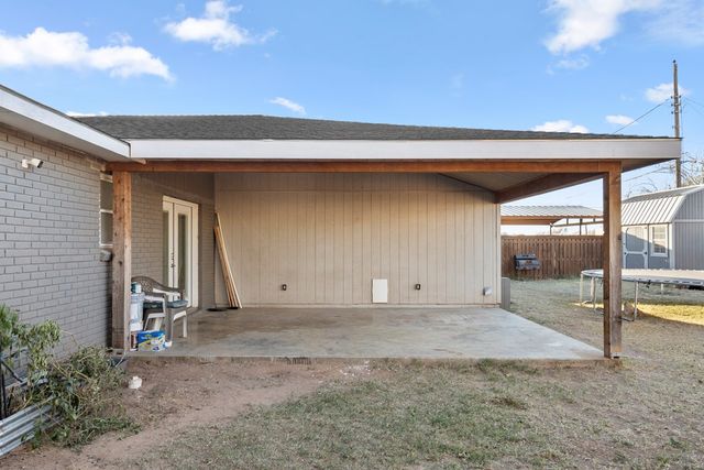 1905 E Pecan Ave, Midland, TX 79705