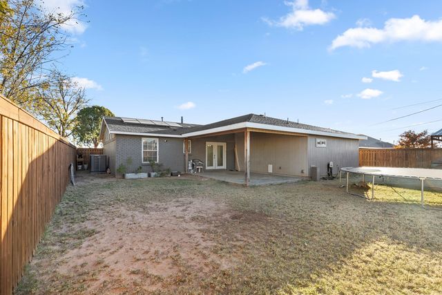 1905 E Pecan Ave, Midland, TX 79705