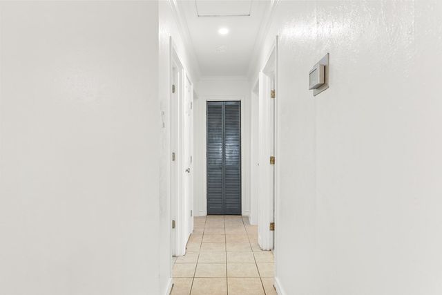 1905 E Pecan Ave, Midland, TX 79705