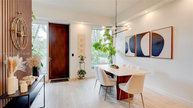 545 SW 11th St 105, Miami, FL 33129