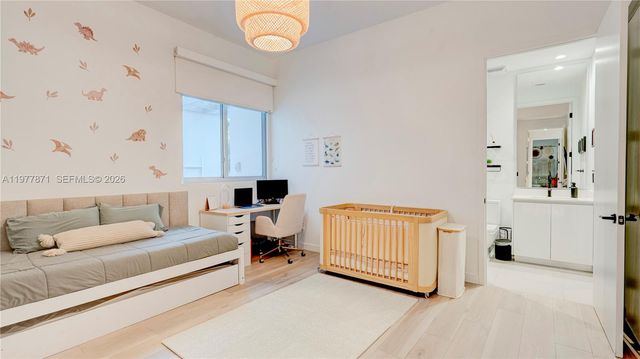 545 SW 11th St 105, Miami, FL 33129