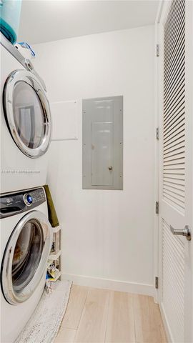 545 SW 11th St 105, Miami, FL 33129