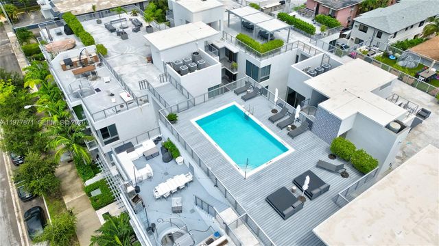 545 SW 11th St 105, Miami, FL 33129