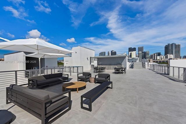 545 SW 11th St 105, Miami, FL 33129