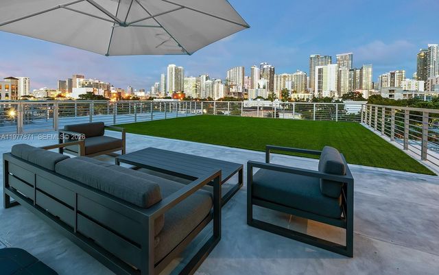 545 SW 11th St 105, Miami, FL 33129