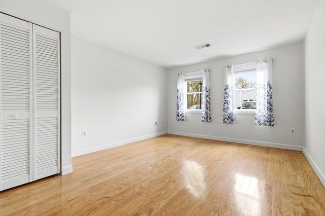 403 Tuckers Ln 403, Hingham, MA 02043