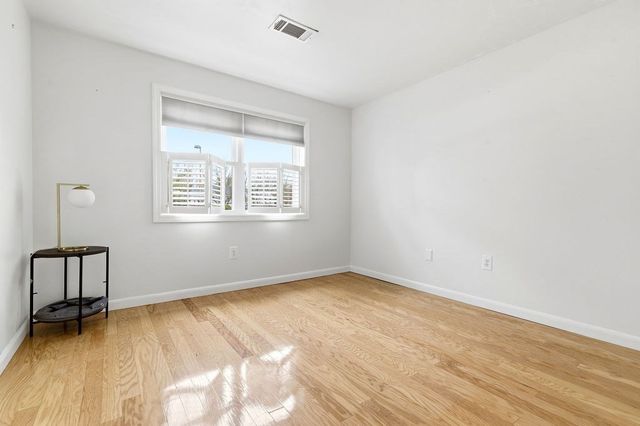 403 Tuckers Ln 403, Hingham, MA 02043