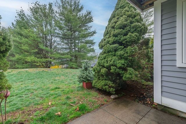 403 Tuckers Ln 403, Hingham, MA 02043