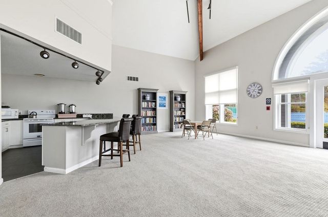 403 Tuckers Ln 403, Hingham, MA 02043