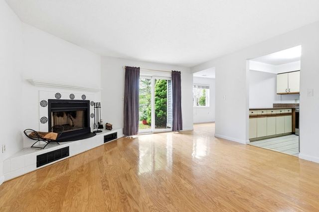 403 Tuckers Ln 403, Hingham, MA 02043