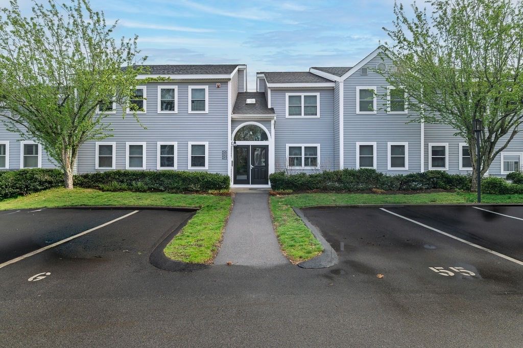 403 Tuckers Ln 403, Hingham, MA 02043