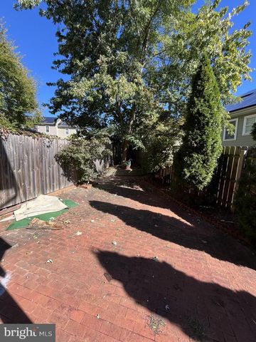 3718 4TH ST SE, Washington, DC 20032