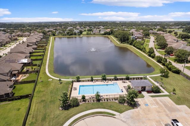 11251 Stirton Drive, Tomball, TX 77375